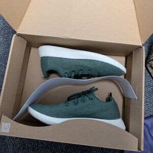 Allbirds Women's Wool Runner Size 7 in Hazy Cargo with Box